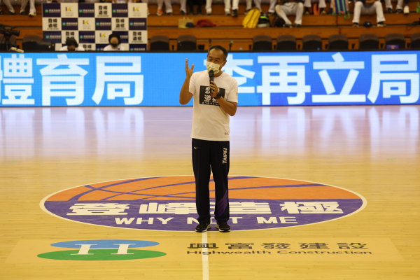 臺北市政府體育局李再立局長致詞時，勉勵學子都能成為德智體群美，五育並重的選手