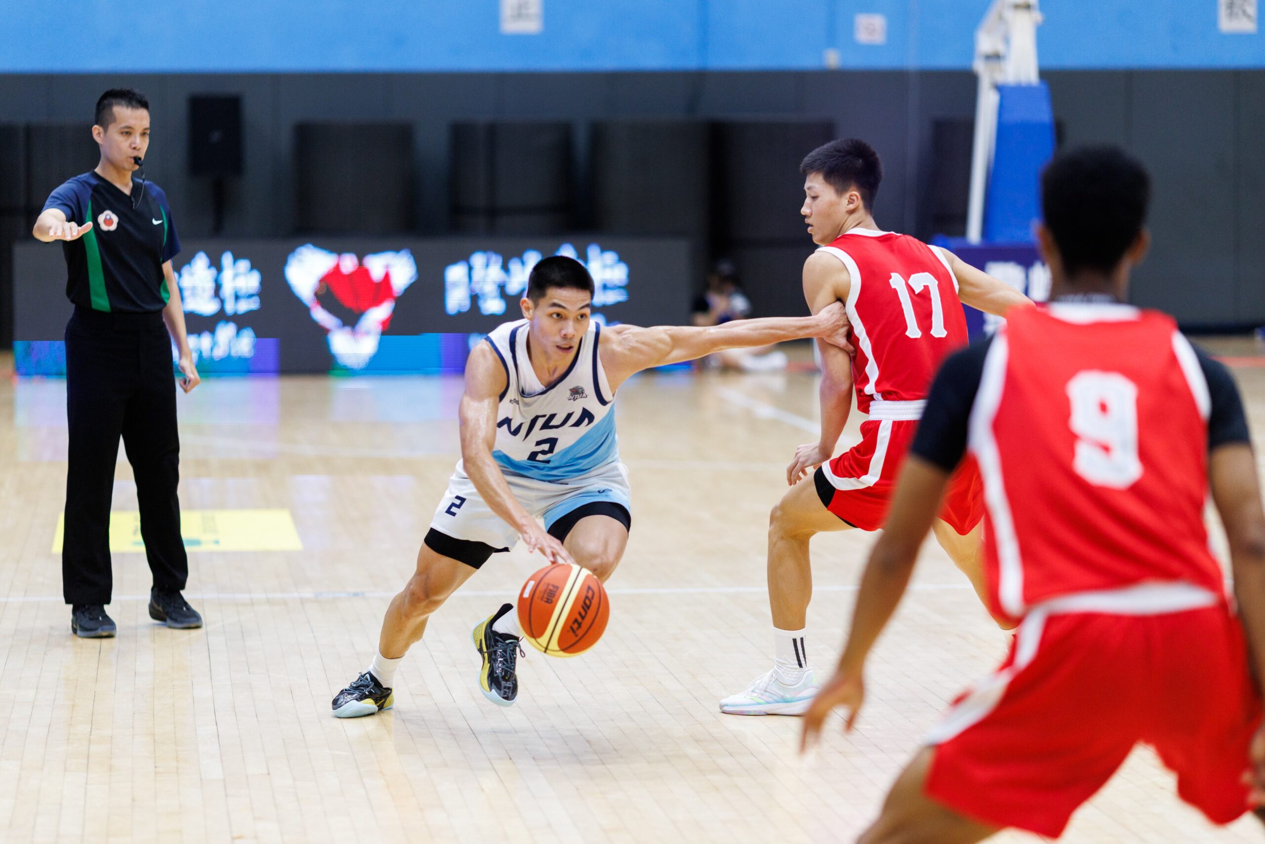 興富發登峰造極青年籃球賽大專組第2天 男子組輔大臺藝開胡女子組三強鼎立