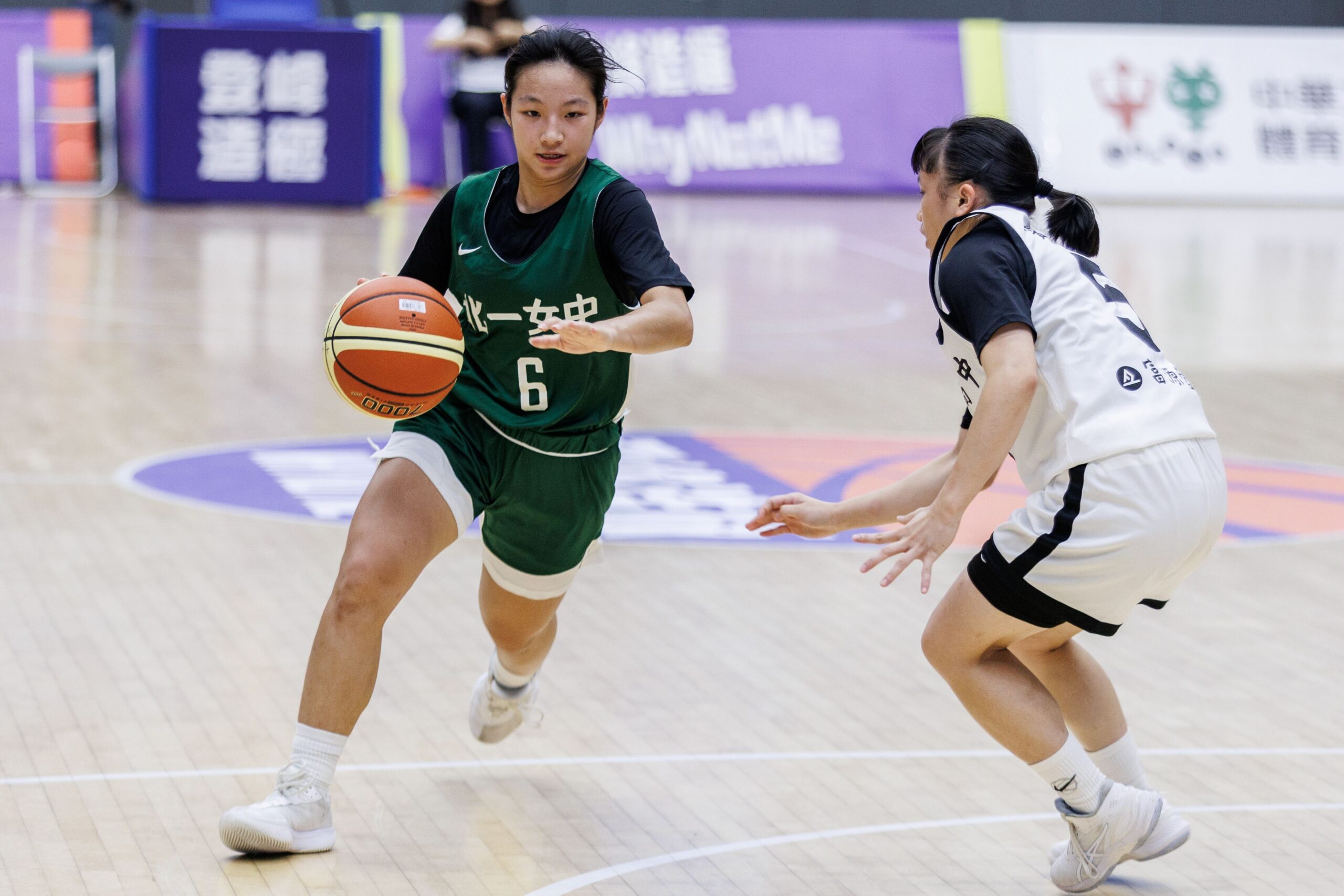 興富發登峰造極青年籃球邀請賽第2天 北一女中4強問題不大、能仁南湖11號大對決精采無比